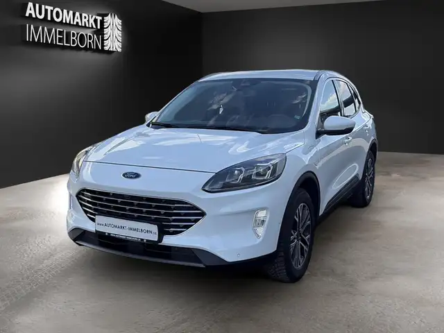 Ford Kuga view 3