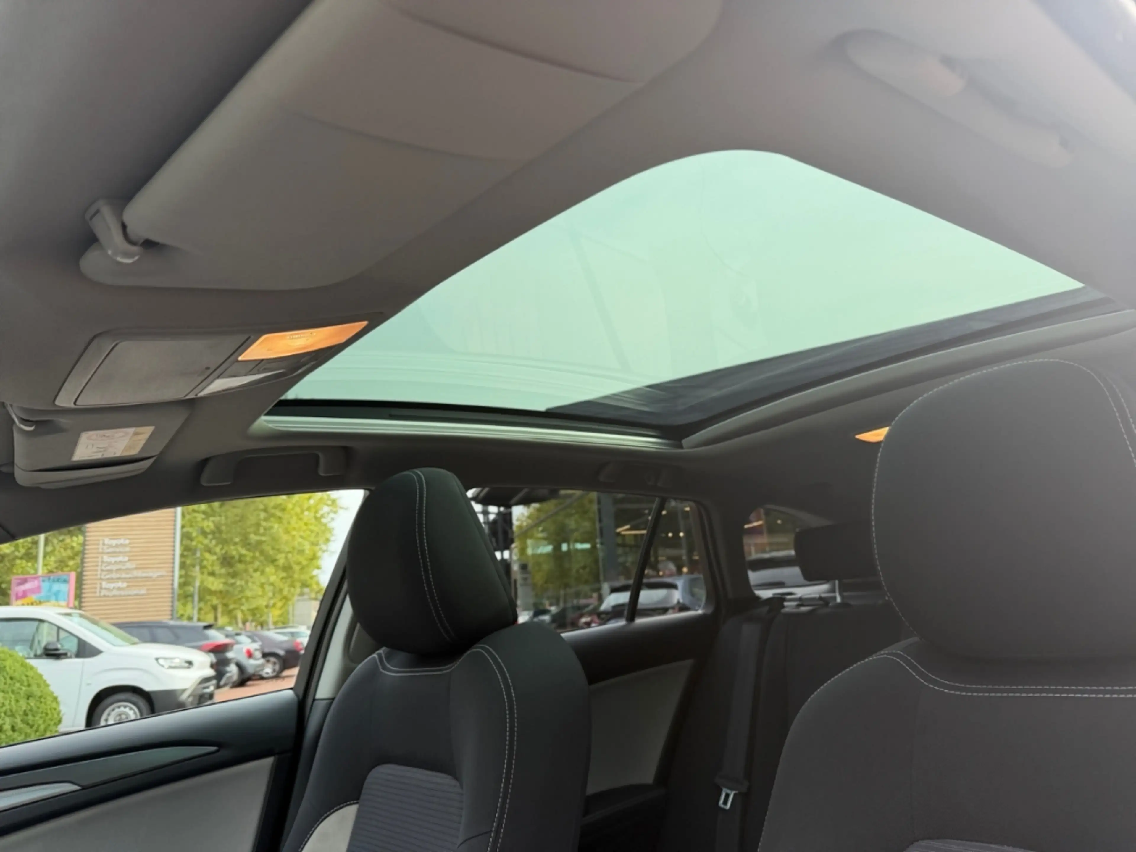Toyota Avensis Touring Business *LED*R-Kamera*Tempo*SHZ* — photo 10