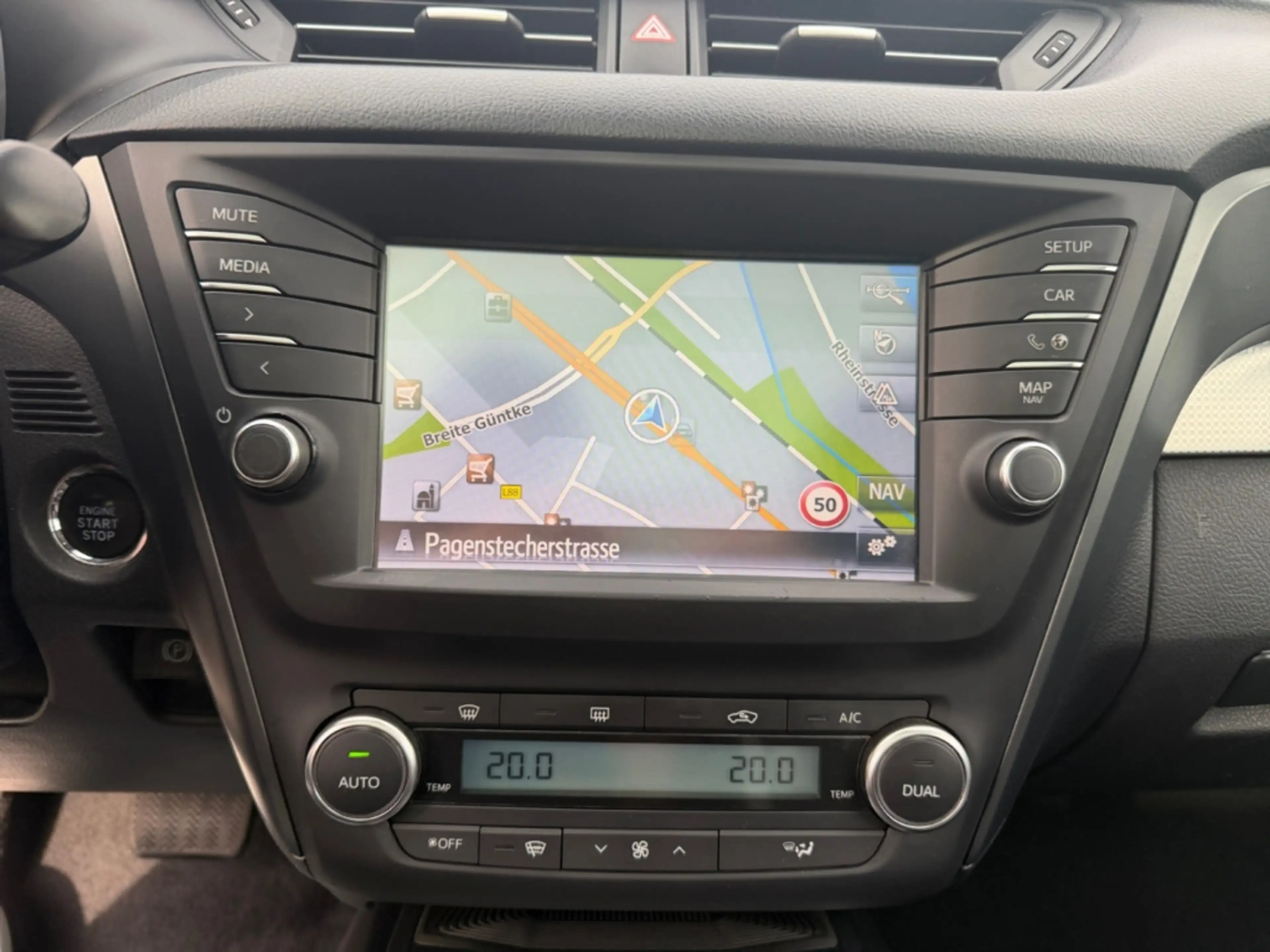 Toyota Avensis Touring Business *LED*R-Kamera*Tempo*SHZ* — photo 7