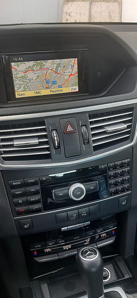 Mercedes-Benz E 200 CDI Avantgarde — photo 8