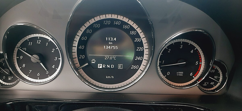Mercedes-Benz E 200 CDI Avantgarde — photo 13