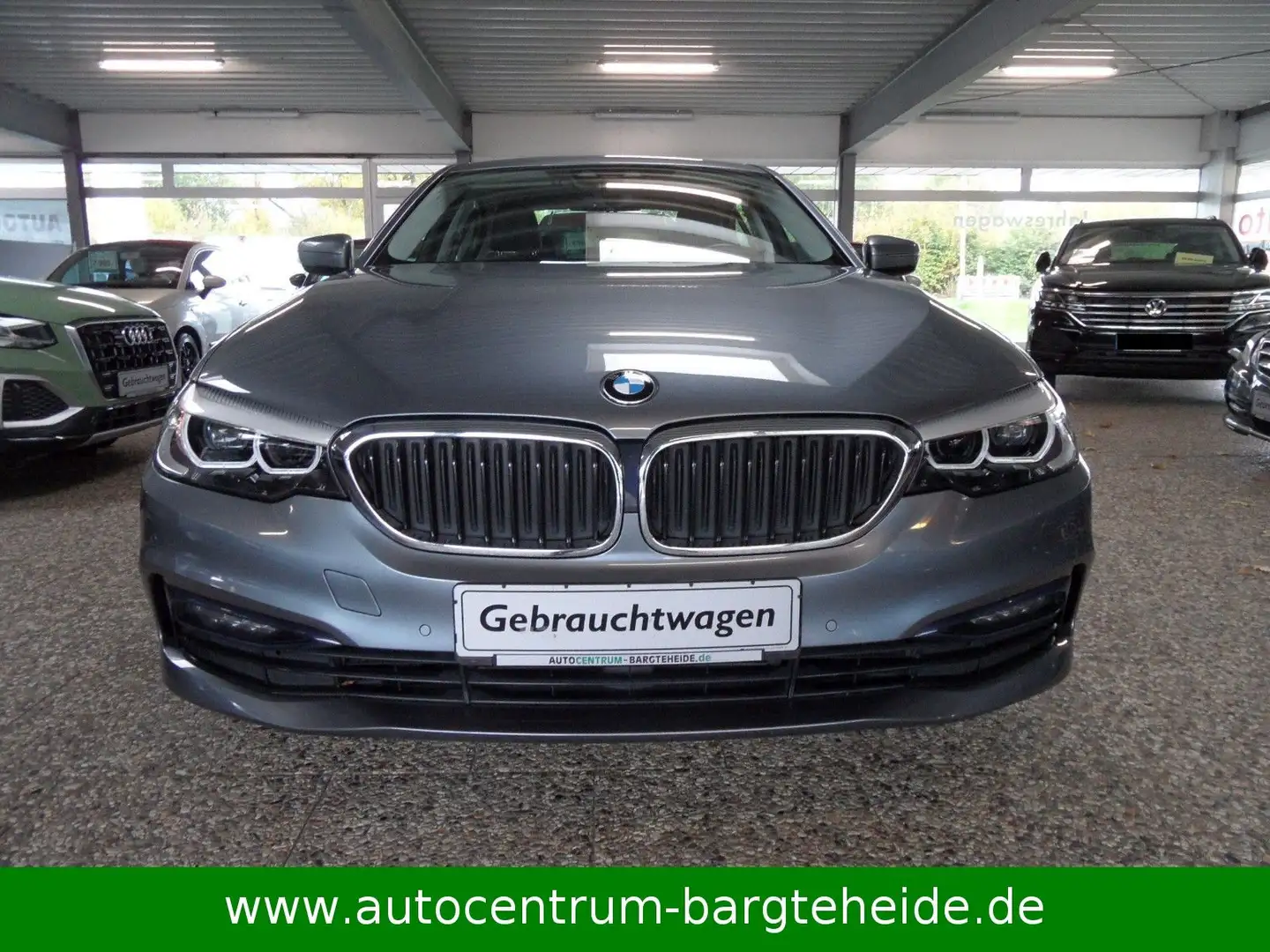 BMW 520 d Aut. Limo Sport Line 1.HD+NAVI+KAMERA Grijs - 1