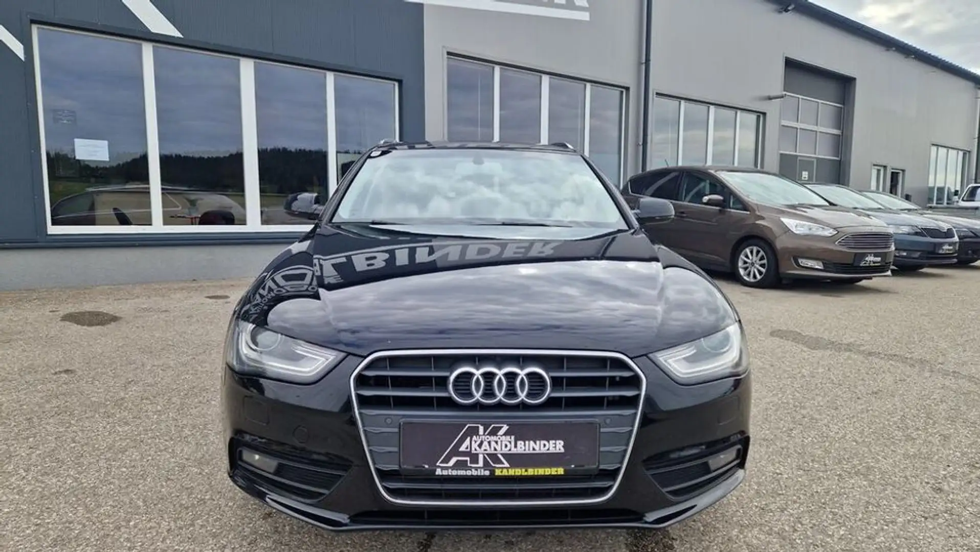 Audi A4 2,0 TDI Avant Schwarz - 2