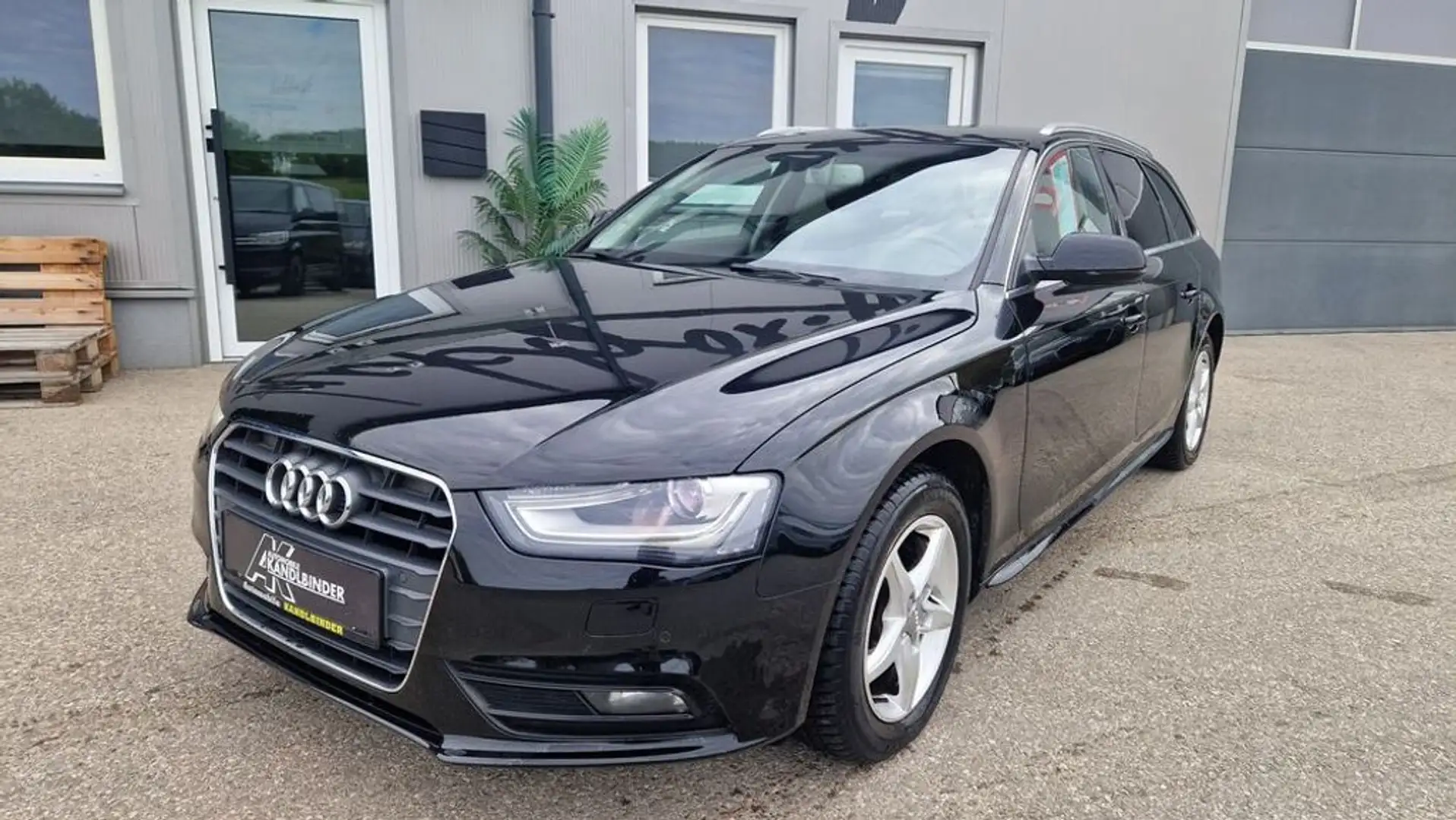 Audi A4 2,0 TDI Avant Schwarz - 1