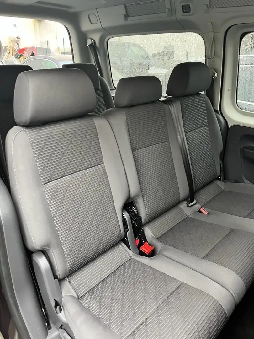 Volkswagen Caddy 1.6 TDI (7-Si.) DSG Edition 30 - 2
