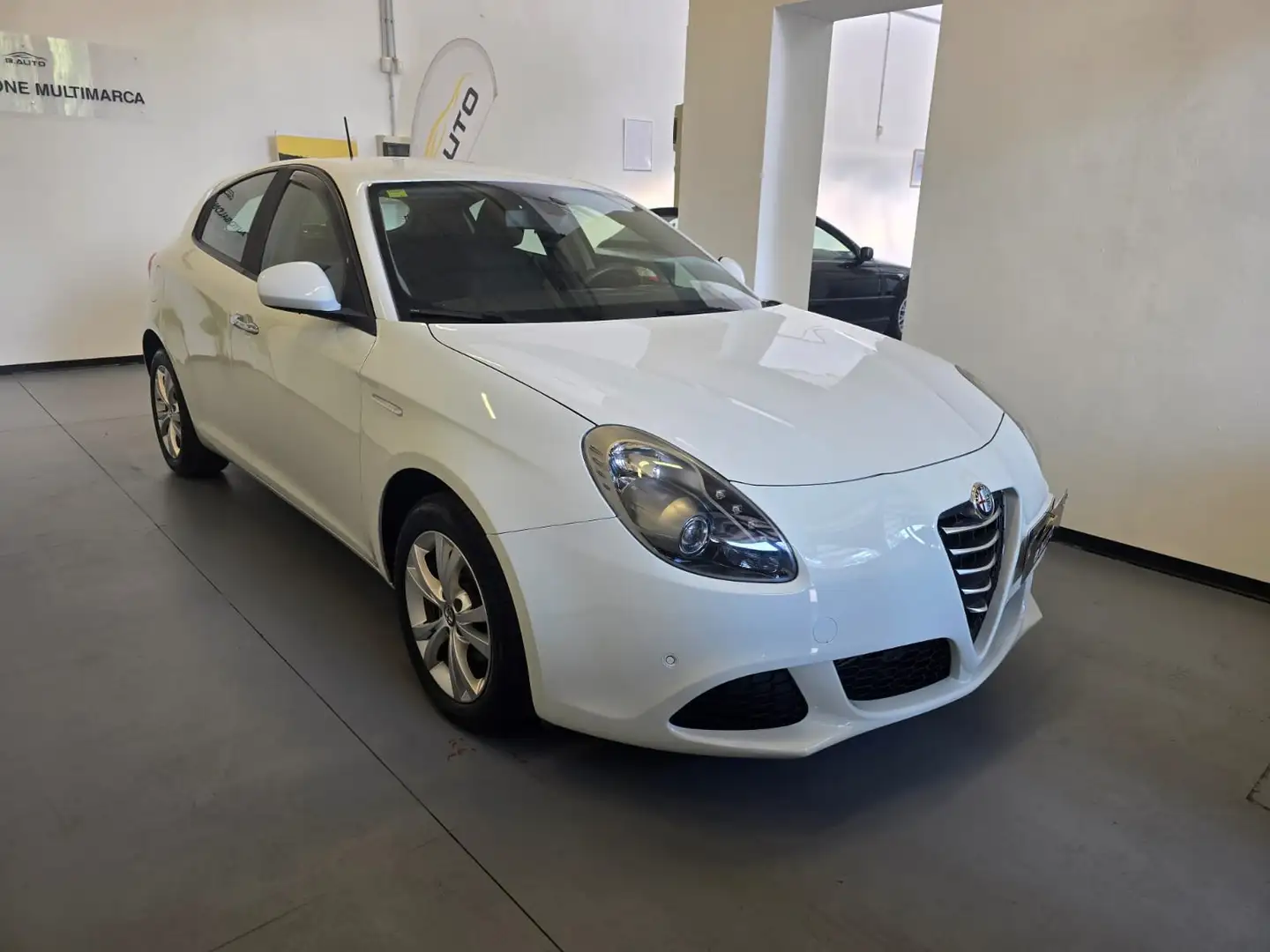 Alfa Romeo Giulietta Giulietta III 2010 1.6 jtdm Exclusive E5+ Weiß - 1