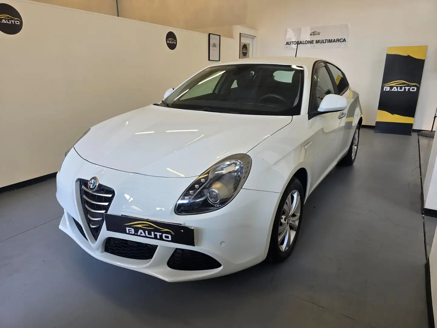 Alfa Romeo Giulietta Giulietta III 2010 1.6 jtdm Exclusive E5+ Weiß - 2