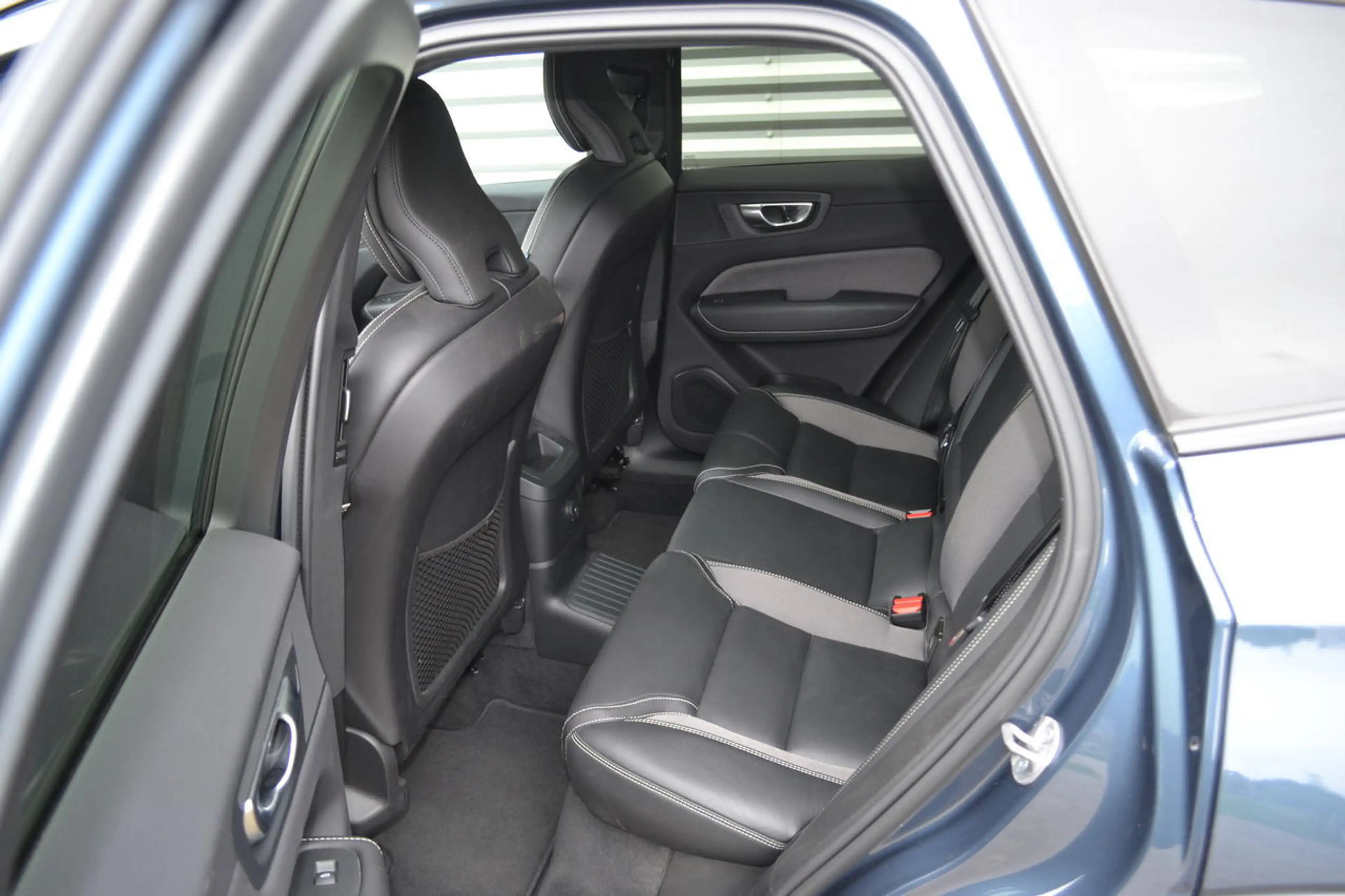 Volvo XC60 XC60 T8 PLUG-IN HYBRID AWD ULTIMATE — photo 13