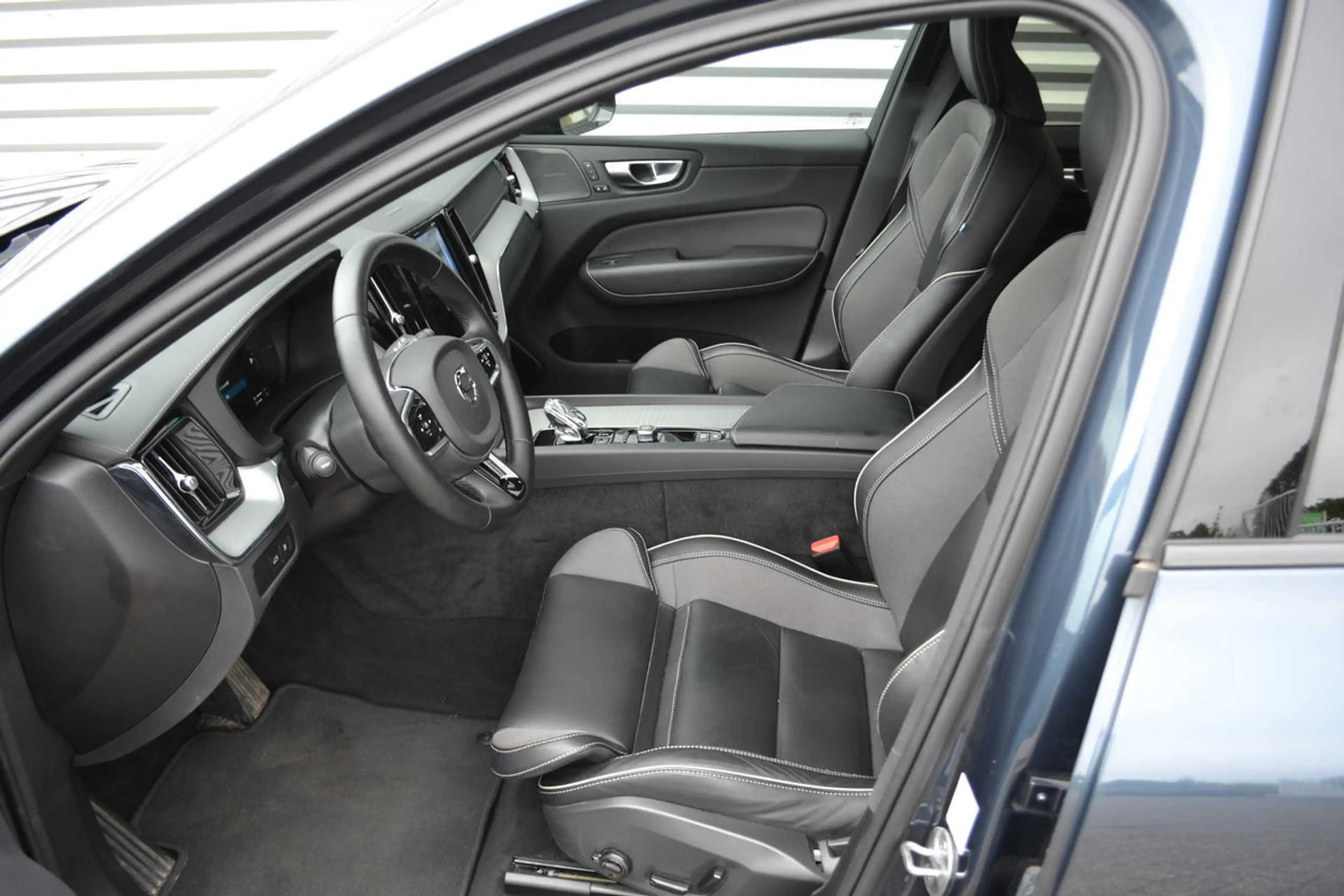 Volvo XC60 XC60 T8 PLUG-IN HYBRID AWD ULTIMATE — photo 12