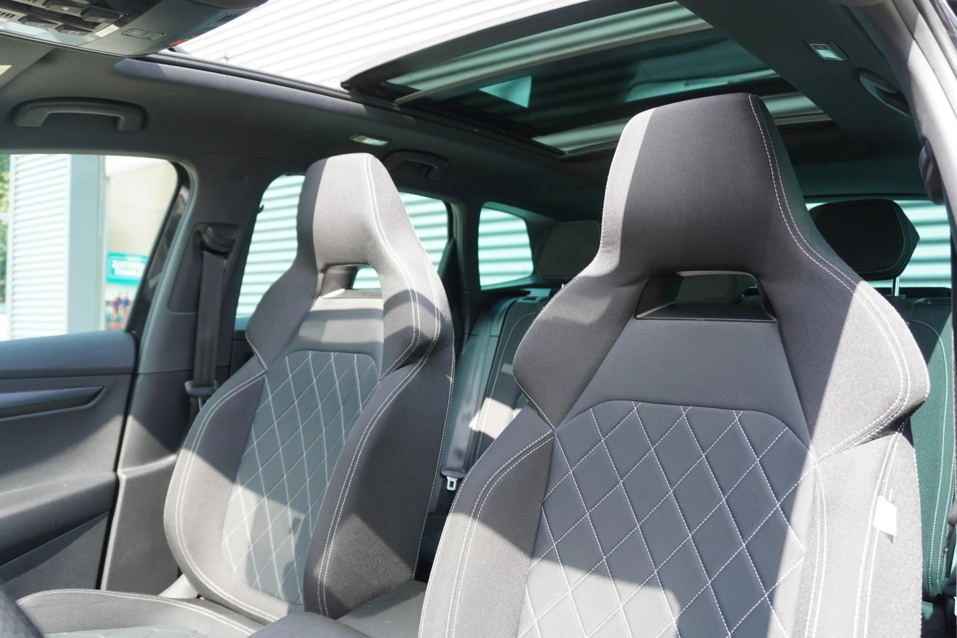 Skoda Karoq 1.5 TSI 150pk DSG ACT Sportline Business | Panoram — photo 4