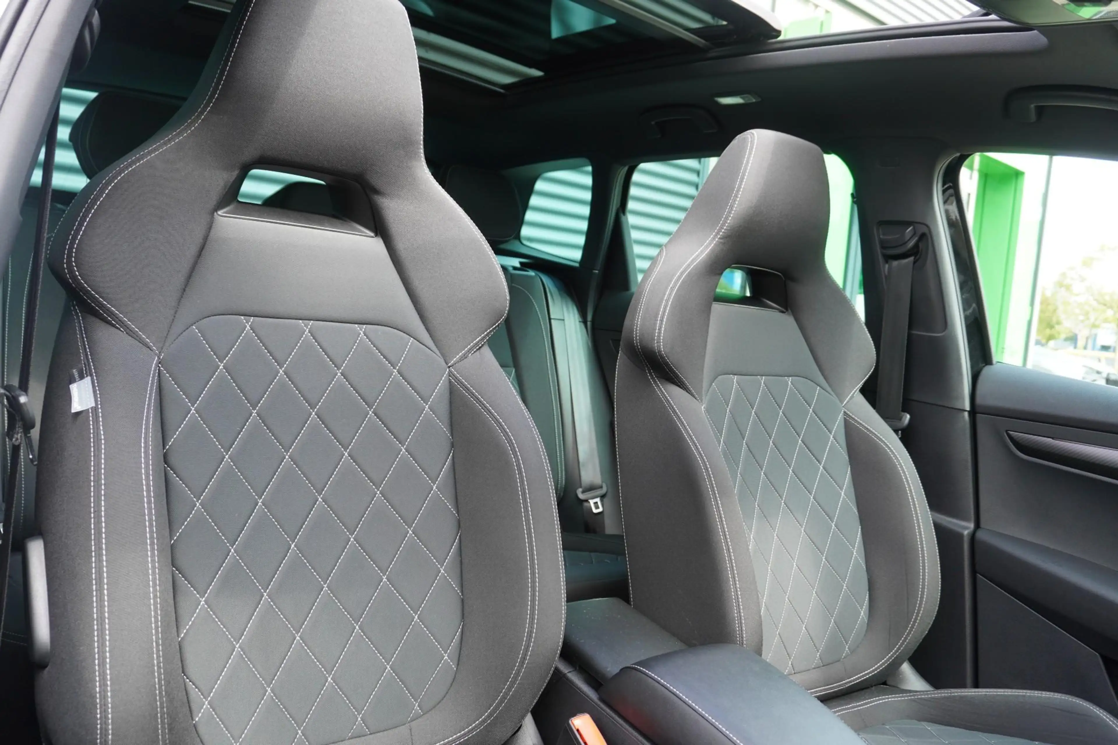 Skoda Karoq 1.5 TSI 150pk DSG ACT Sportline Business | Panoram — photo 13