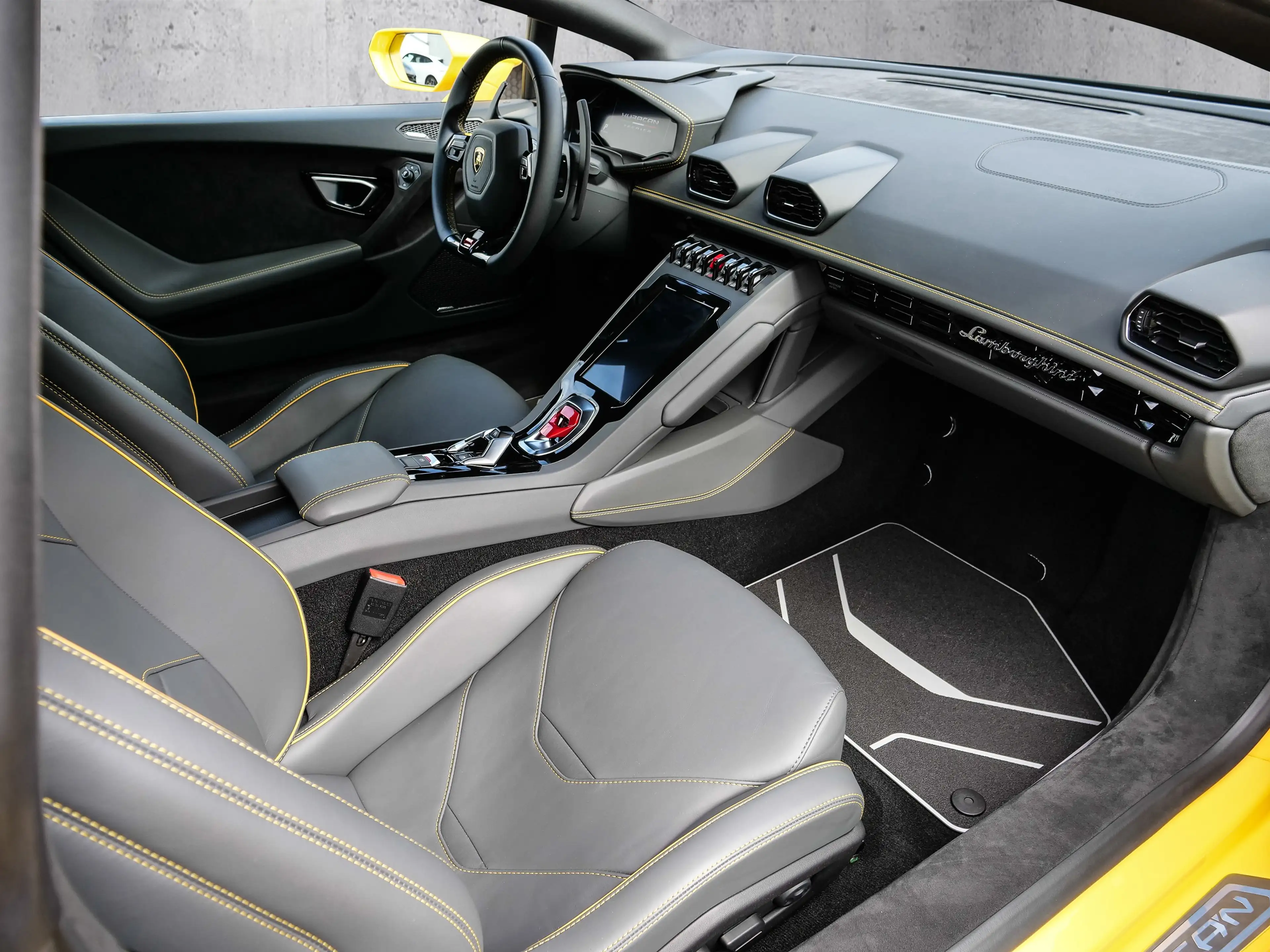 Lamborghini Huracán Tecnica Giallo Inti, Functional Pack — photo 15