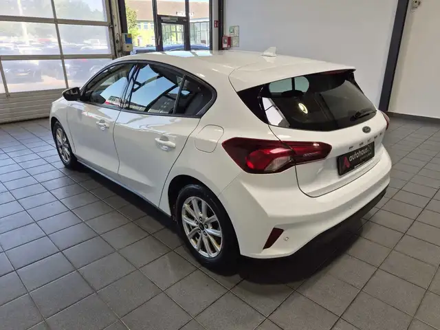 Ford Focus view 4