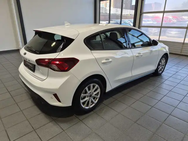 Ford Focus view 5