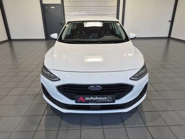 Ford Focus view 2