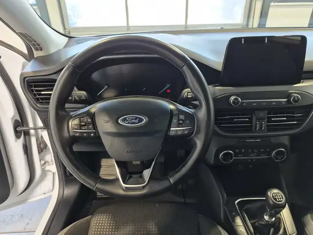 Ford Focus view 10