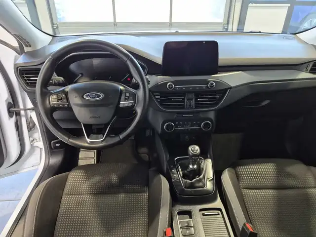 Ford Focus view 9
