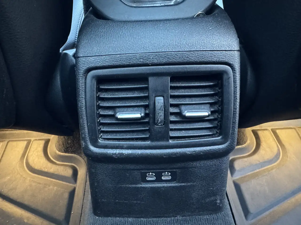 BMW X1 снимка BMW X1