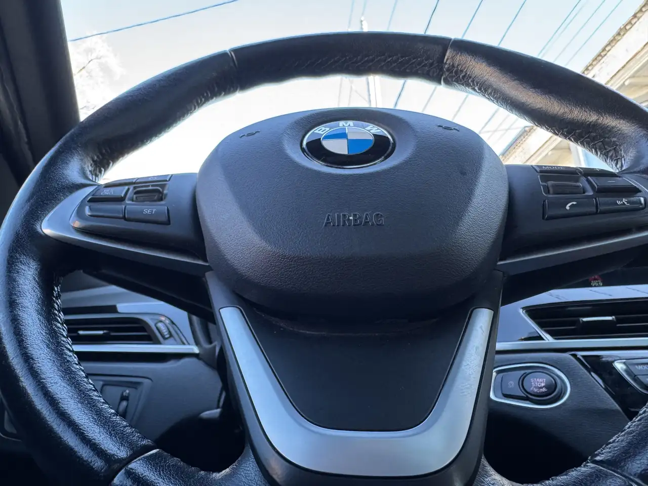 BMW X1 снимка BMW X1
