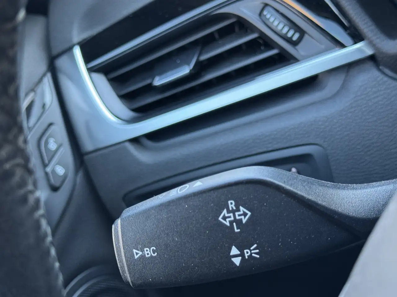 BMW X1 снимка BMW X1