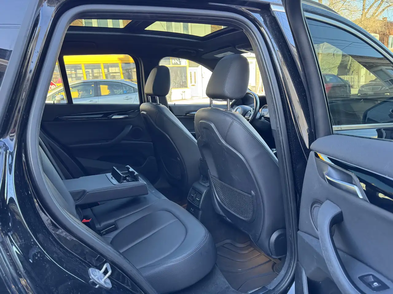 BMW X1 снимка BMW X1