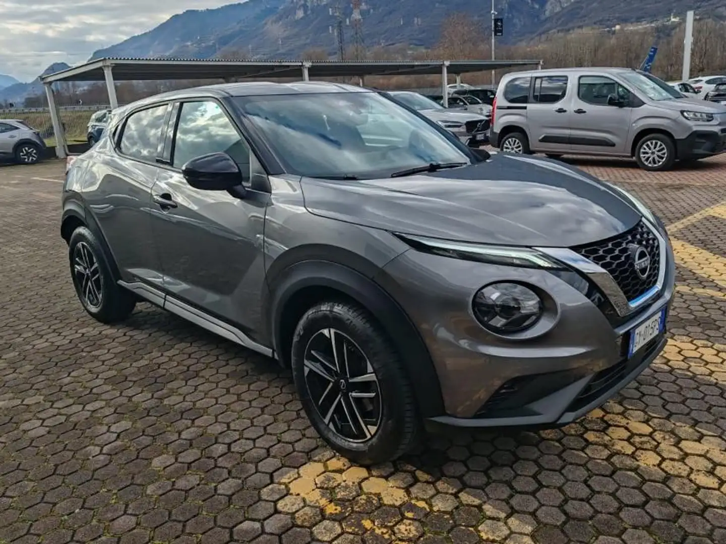 Nissan Juke Juke II 2024 1.0 dig-t N-Connecta 114cv dct Schwarz - 2