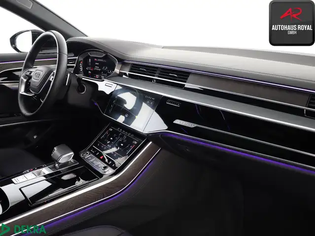 Audi A8 view 11
