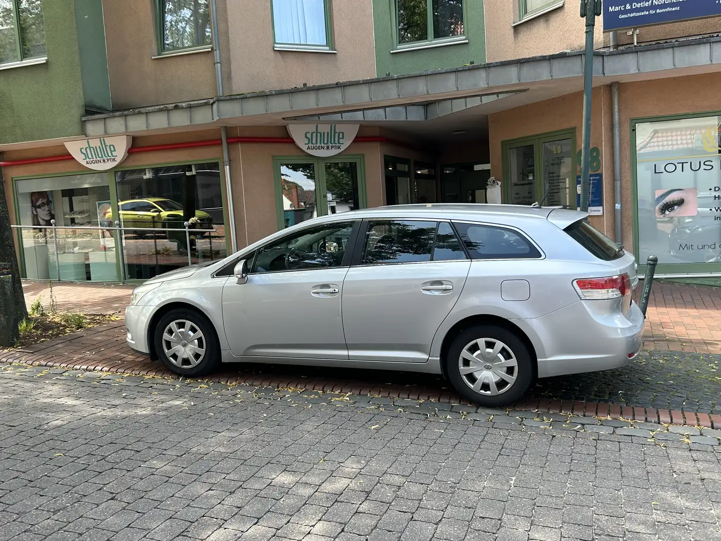 Toyota Avensis Combi 2.0 D4D - 2