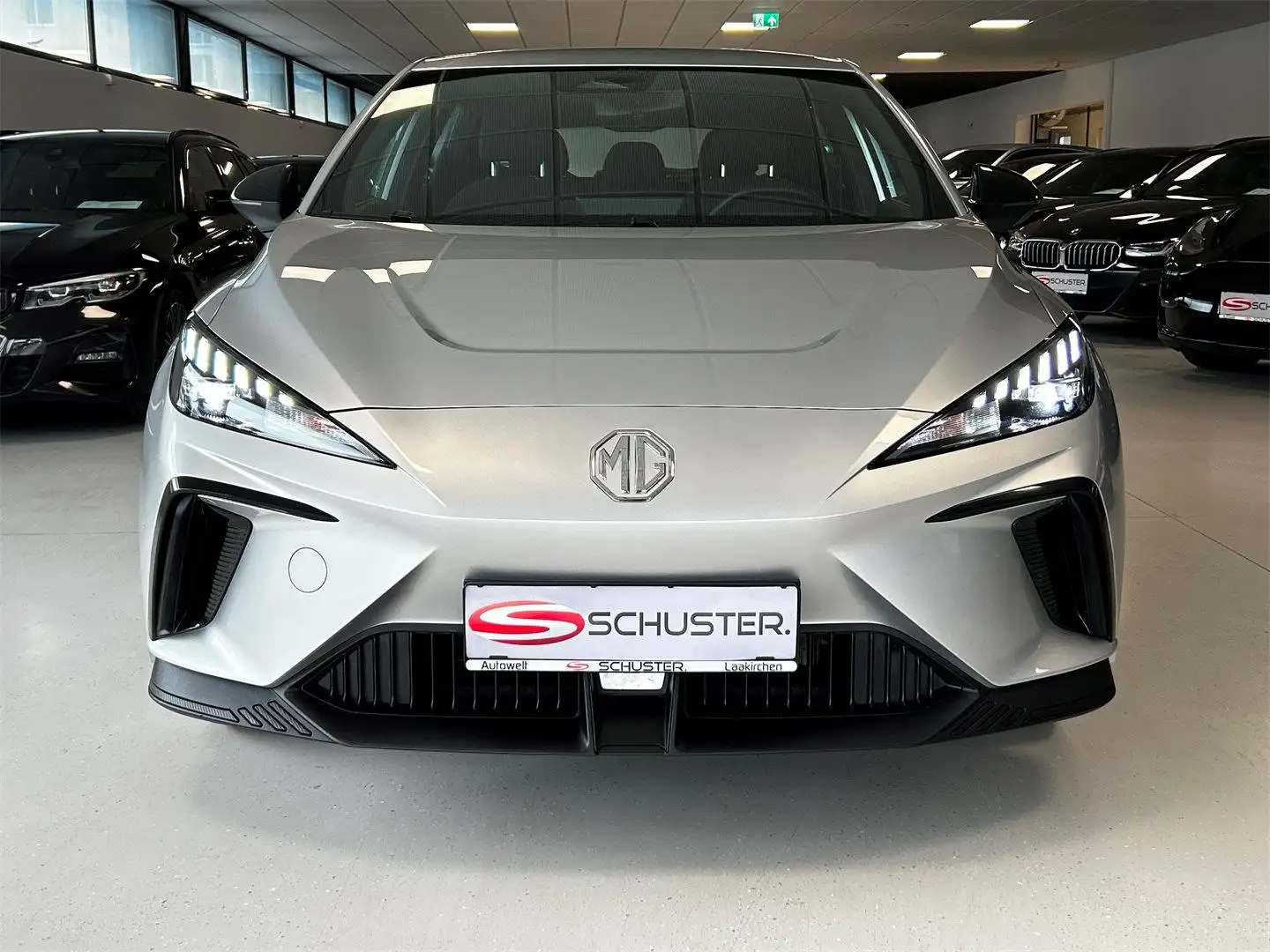 MG MG4 EV 51 kWh Standard Silber - 2