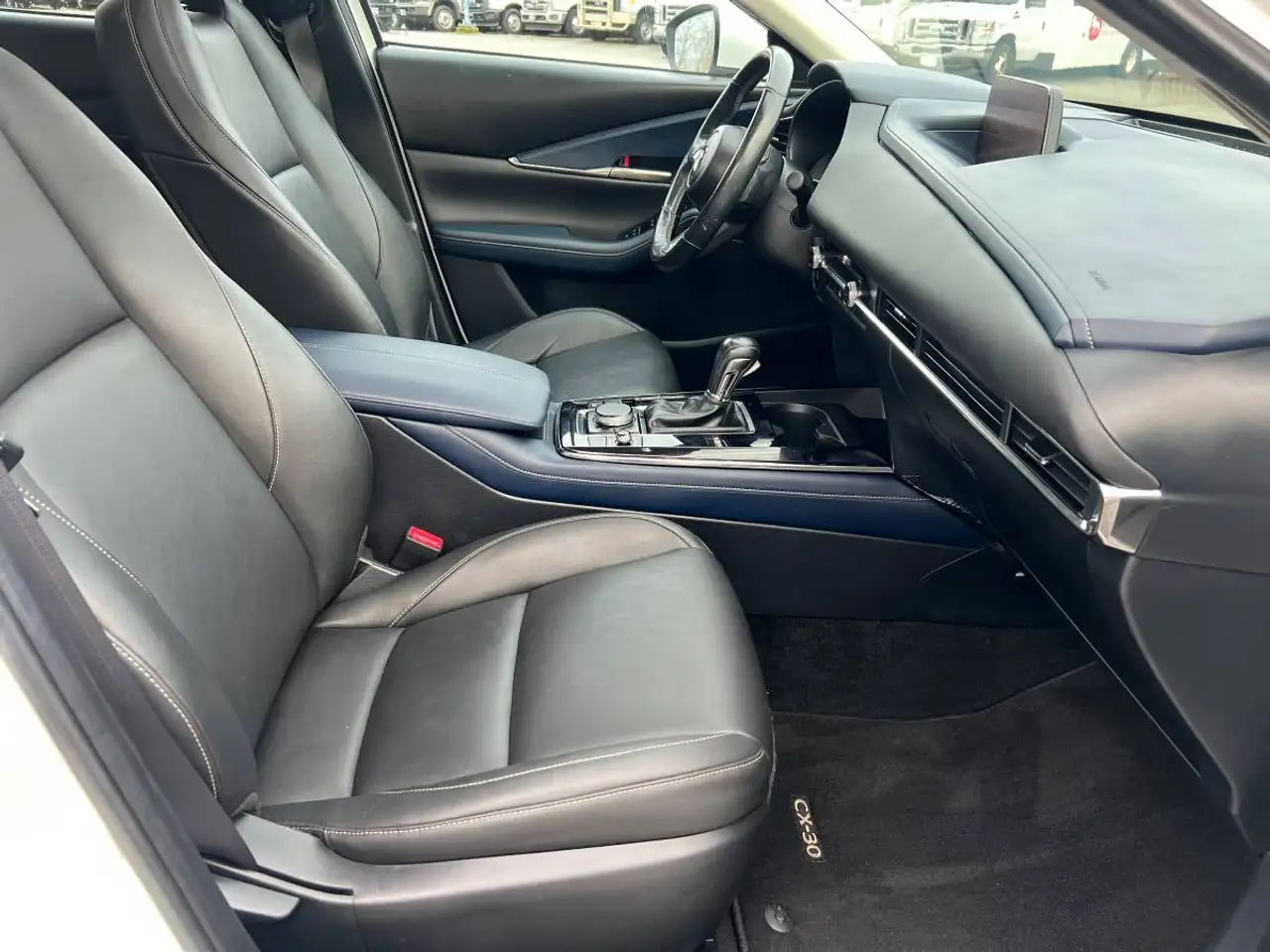 Mazda CX-30 photo Mazda CX-30
