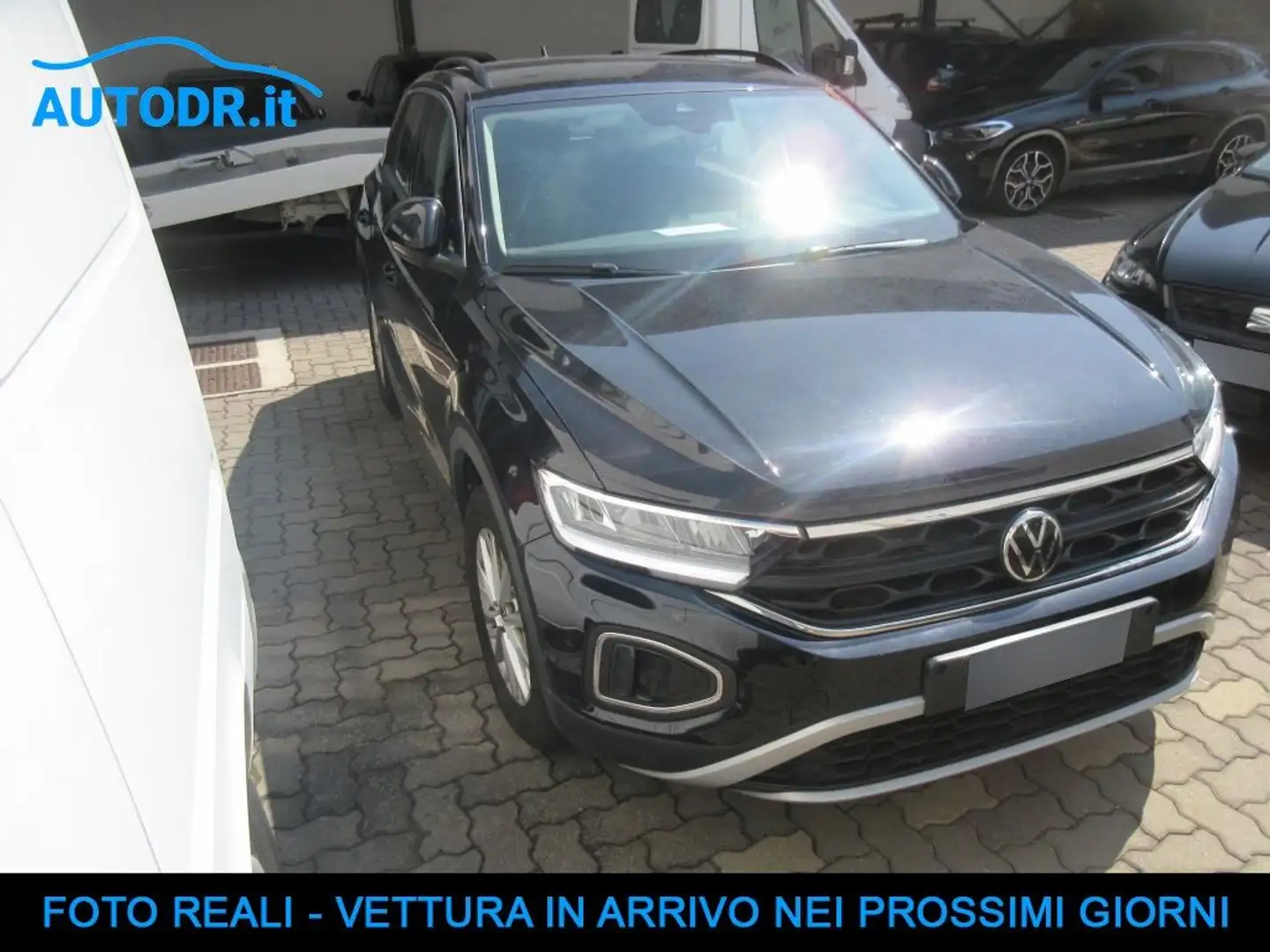 Volkswagen T-Roc 2.0 TDI 150CV DSG Life Virtual, ACC, Carplay Noir - 2