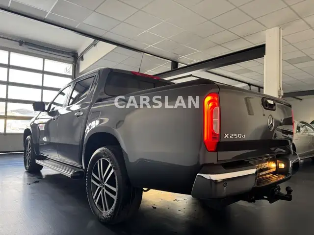 Mercedes-Benz X-Class view 13