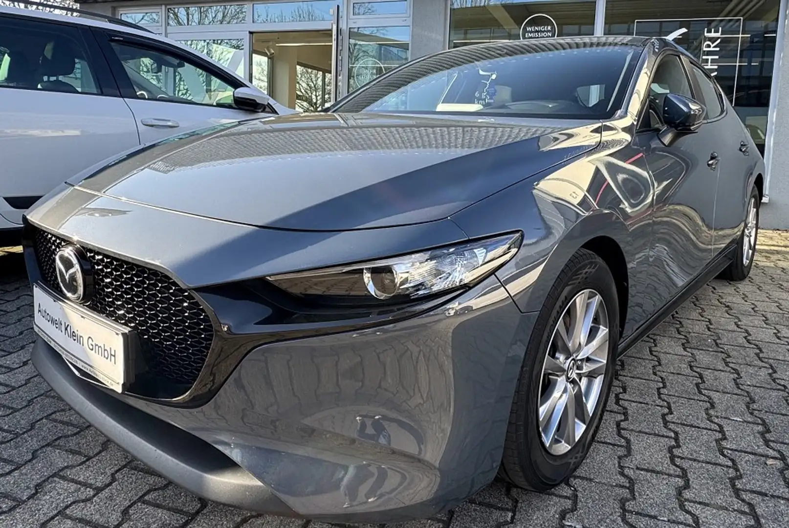 Mazda 3 SKYACTIV-G 2.0 M Hybrid Grau - 1