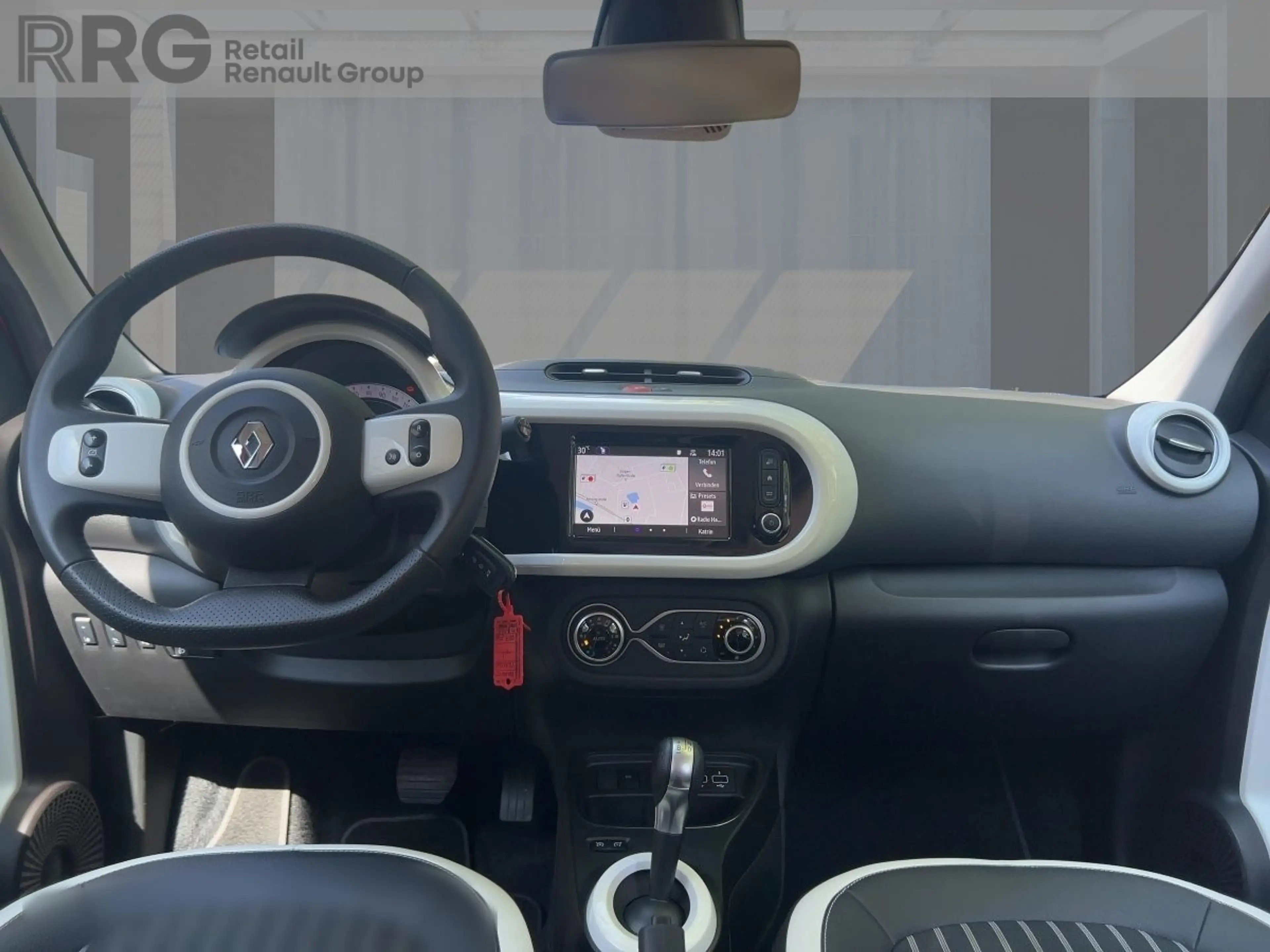 Renault Twingo E-TECH Techno — photo 10