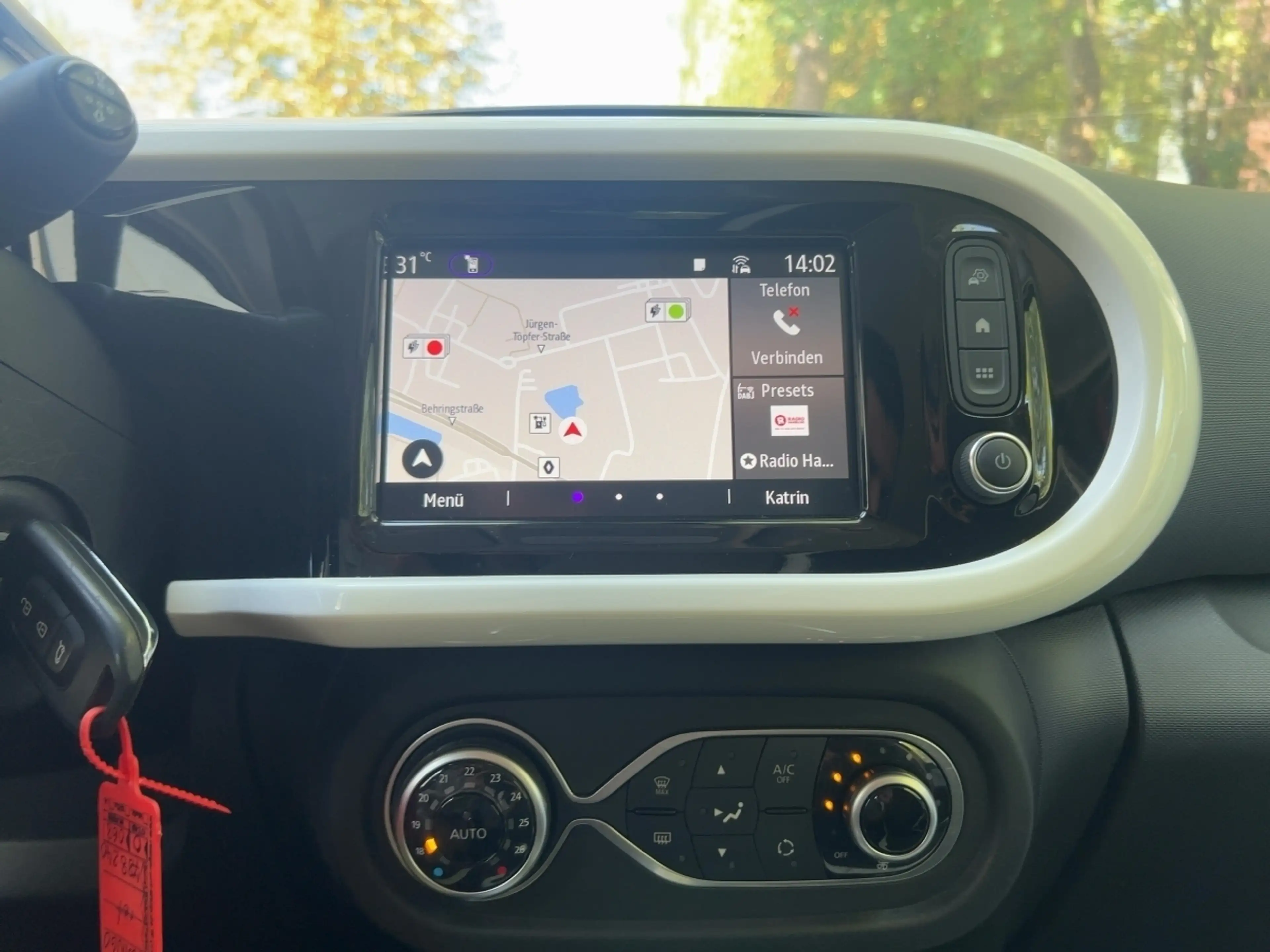 Renault Twingo E-TECH Techno — photo 14