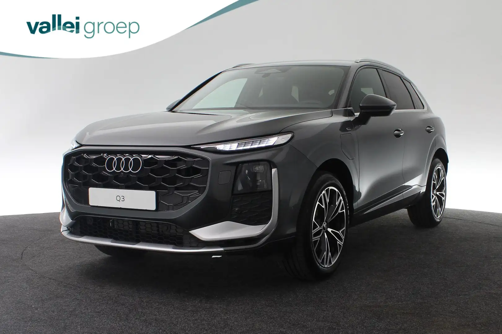 Audi Q3 e-hybrid 272 pk S edition | Sportstoelen zwart led Grijs - 1