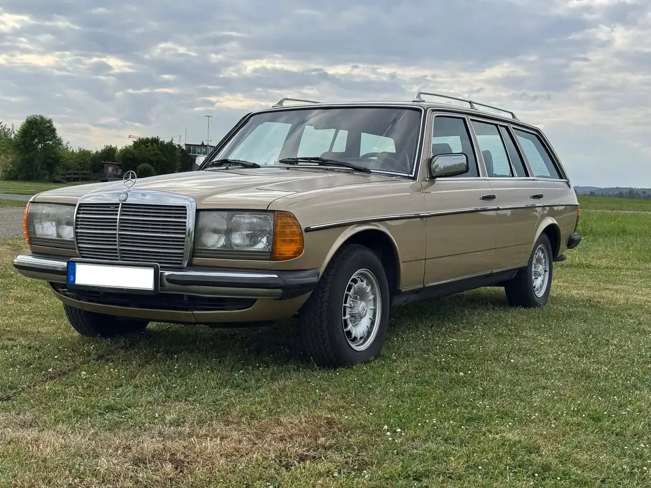 Mercedes-Benz 280 W 123 280 TE, foto 1