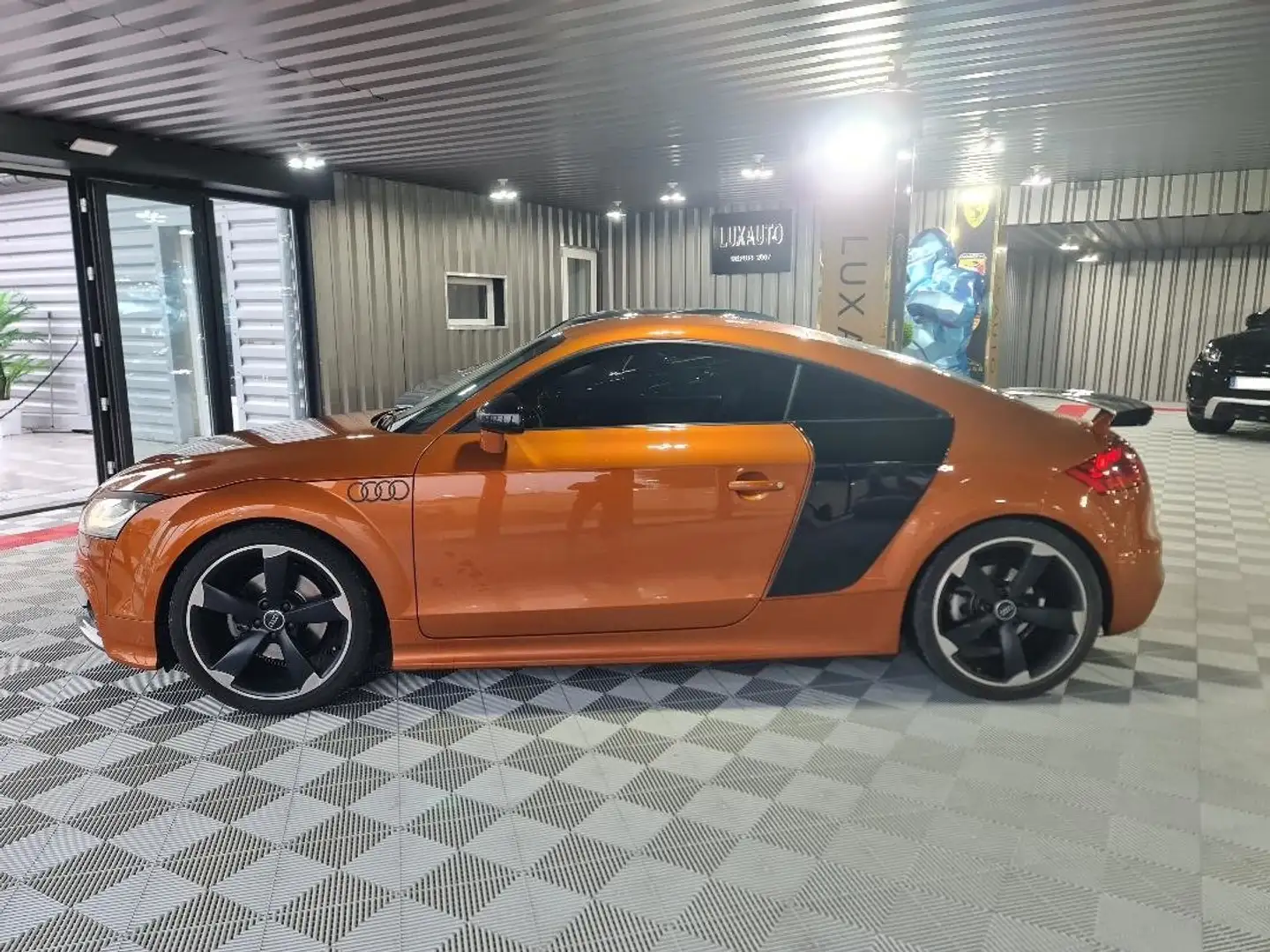 Audi TT Coupé 1.8 TFSI 160 S line Oranje - 2