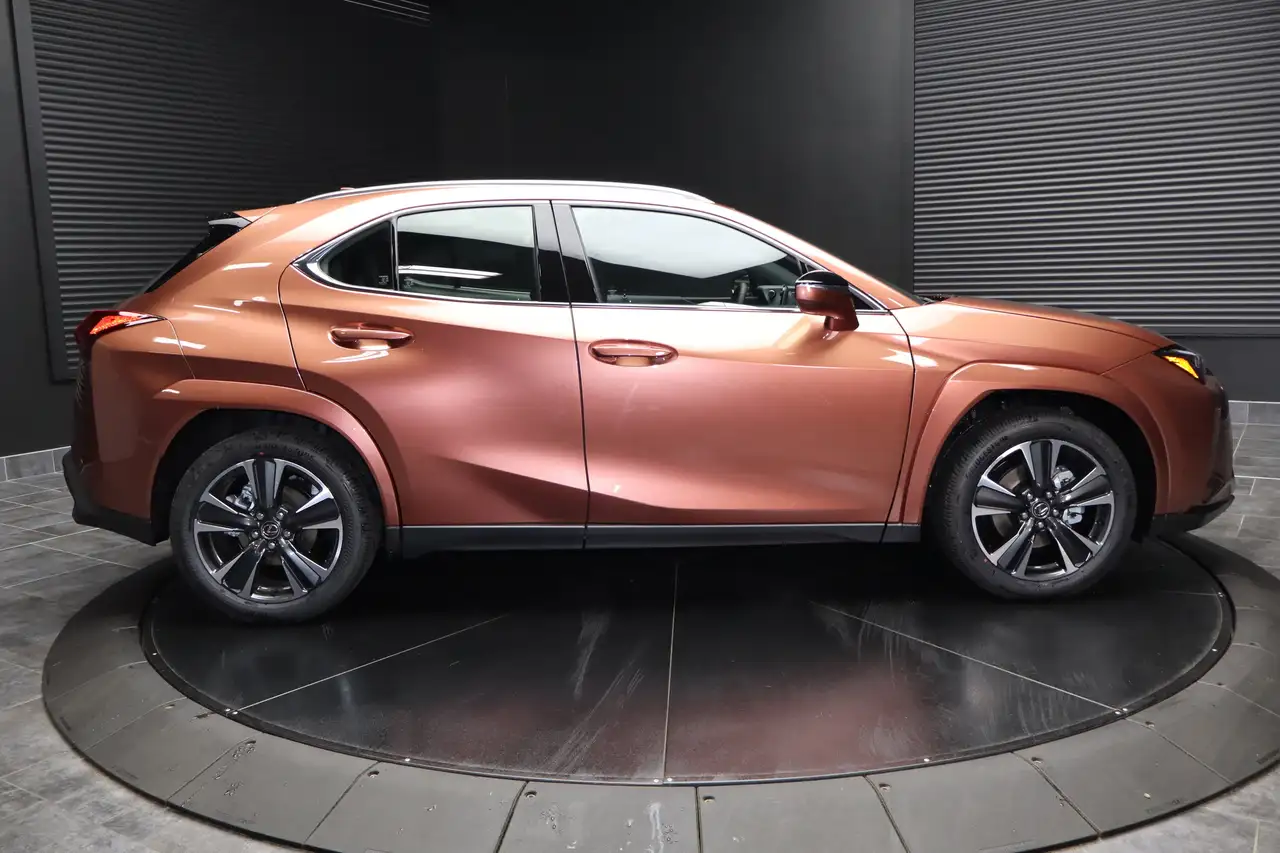 Lexus UX photo Lexus UX