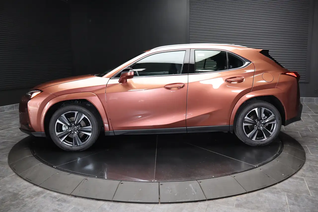 Lexus UX photo Lexus UX