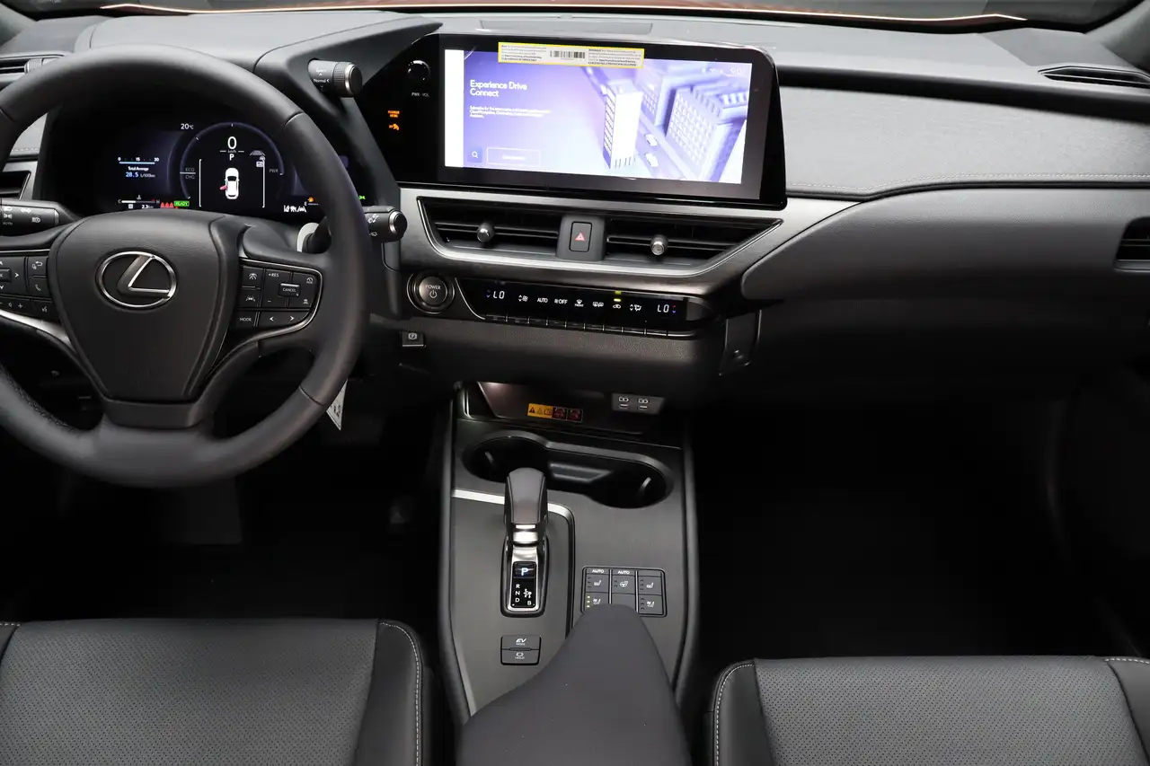 Lexus UX photo Lexus UX