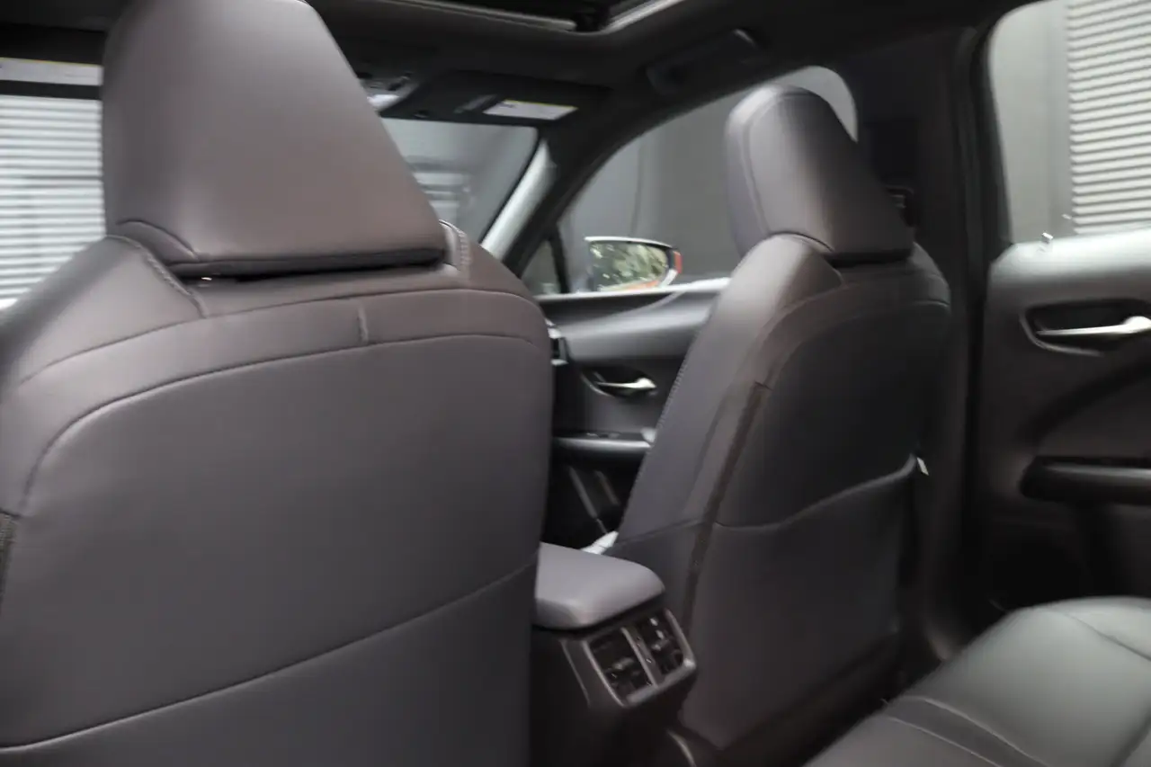 Lexus UX photo Lexus UX