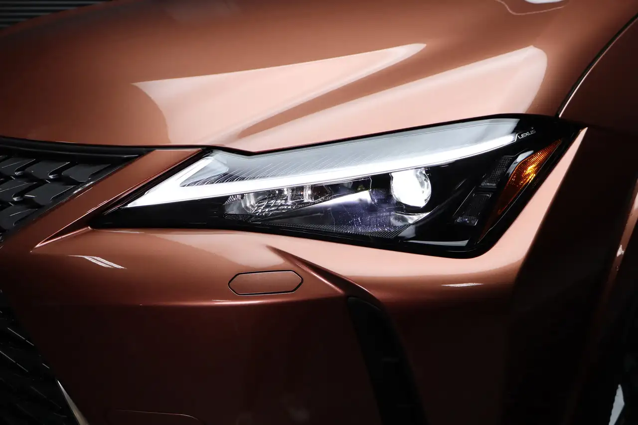 Lexus UX photo Lexus UX