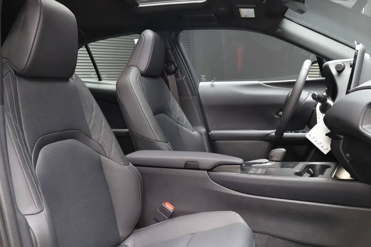 Lexus UX photo Lexus UX