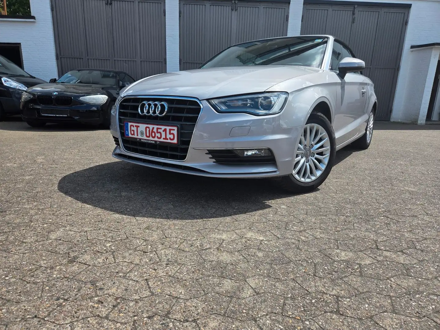 Audi A3 Cabriolet ambiente/Xenon LED/ Navi/Keyless Go Grijs - 1