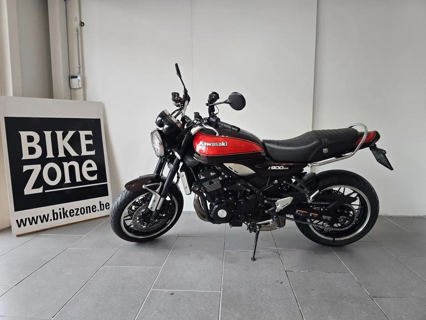 Kawasaki Z900RS Orange - 2