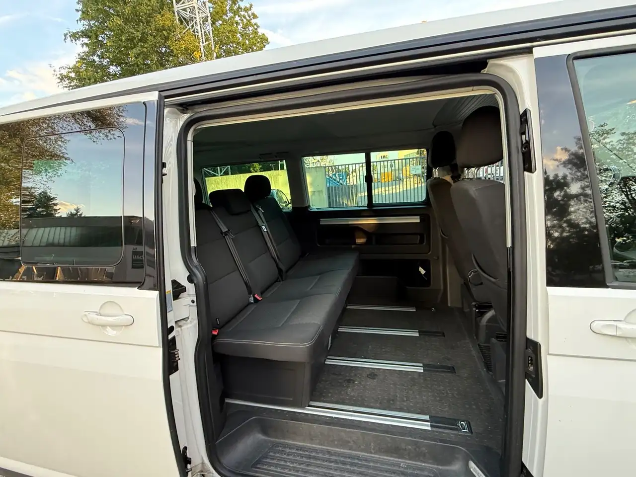 VOLKSWAGEN T6 CALIFORNIA 4MOTION BEACH EDITION ATTELAGE CONTRÔLE TECHNIQUE 3.2028 | 150 ch | 4X4 | BVM | CAMÉRA DE RECUL | VOLANT CUIR | ATTELAGE FIXE