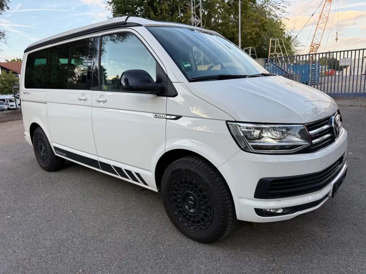 VOLKSWAGEN T6 CALIFORNIA 4MOTION BEACH EDITION ATTELAGE CONTRÔLE TECHNIQUE 3.2028 | 150 ch | 4X4 | BVM | CAMÉRA DE RECUL | VOLANT CUIR | ATTELAGE FIXE