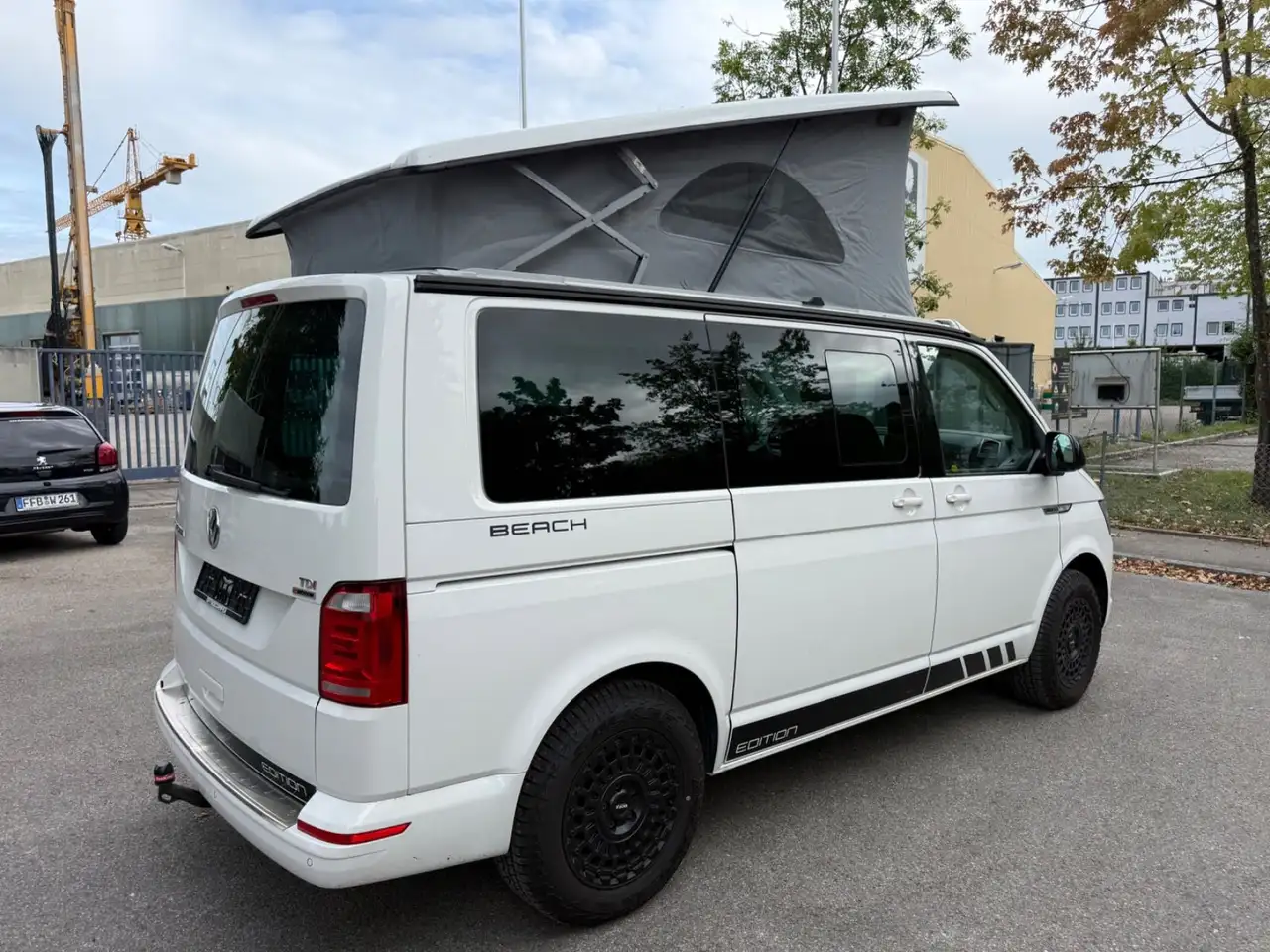 VOLKSWAGEN T6 CALIFORNIA 4MOTION BEACH EDITION ATTELAGE CONTRÔLE TECHNIQUE 3.2028 | 150 ch | 4X4 | BVM | CAMÉRA DE RECUL | VOLANT CUIR | ATTELAGE FIXE