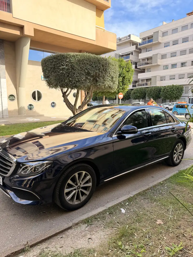 Mercedes-Benz E 220 d 9G-TRONIC - 1